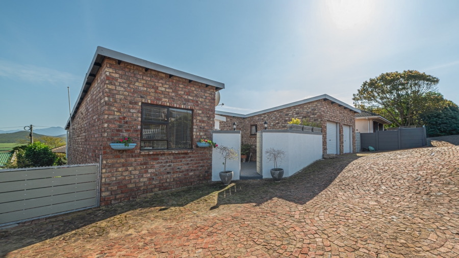 3 Bedroom Property for Sale in Fraaiuitsig Western Cape